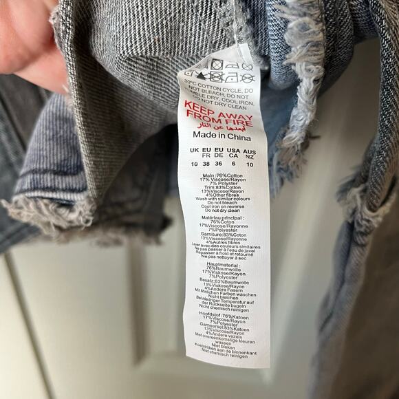 Pretty Little Thing Double Layered Denim Cropped Jacket Washed Grey Light Blue 6 - Picture 6 of 9